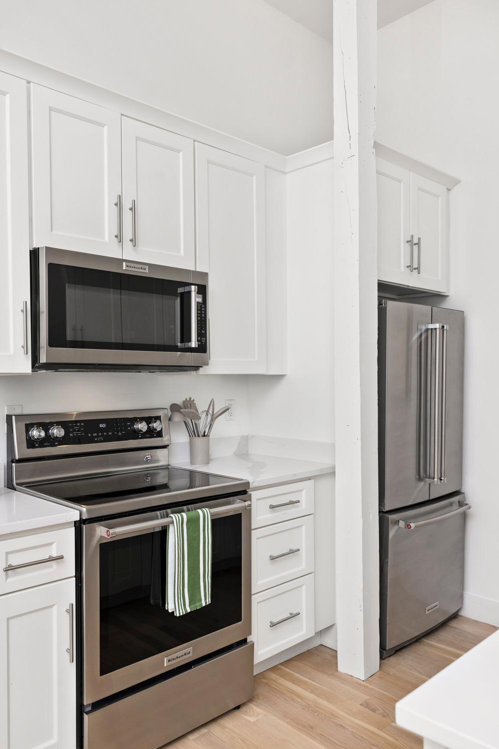 Stylish Remodeled Loft In Portlands Old Port Apartment Exterior photo