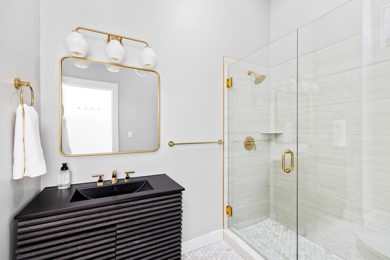 Stylish Remodeled Loft In Portlands Old Port Apartment Exterior photo