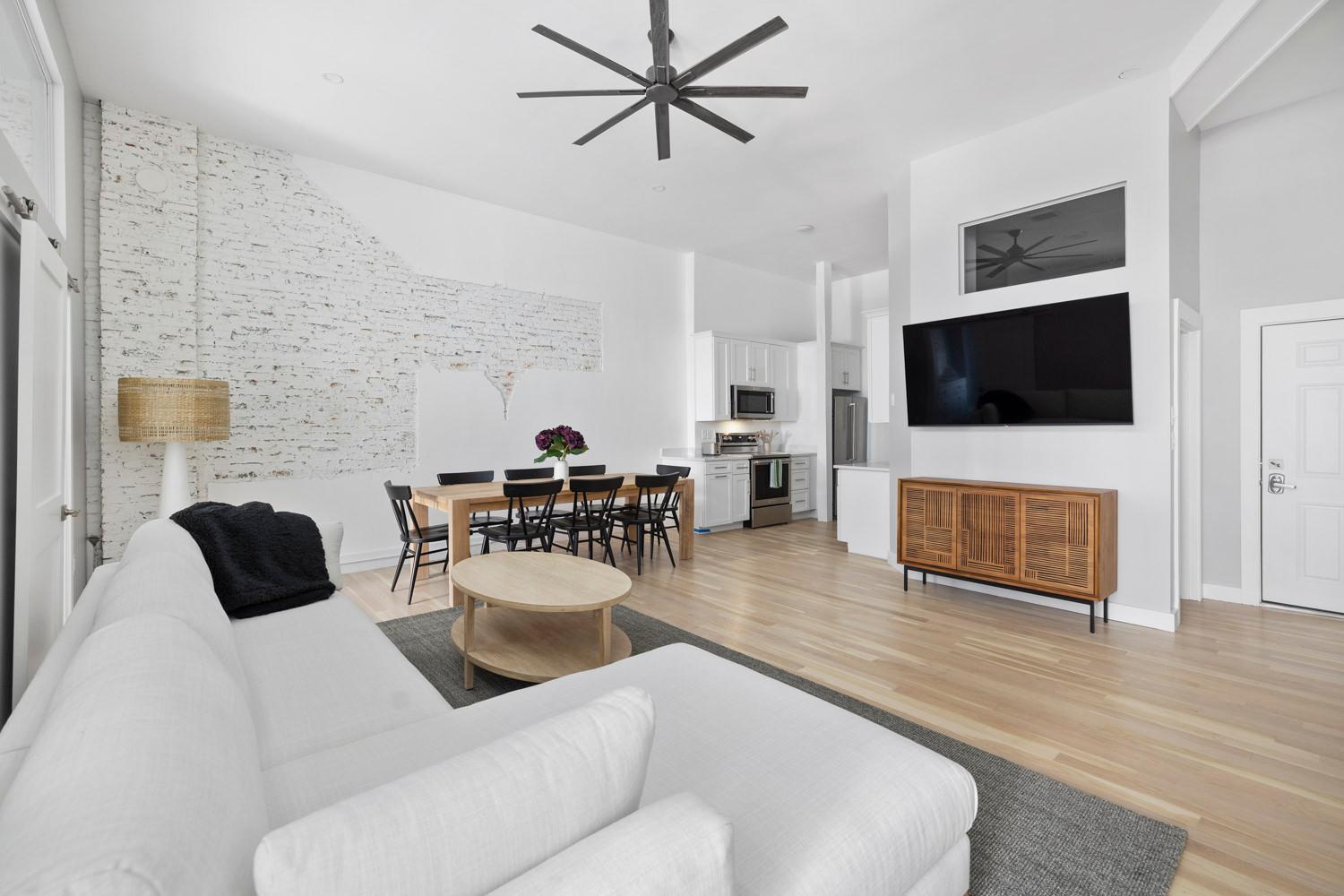 Stylish Remodeled Loft In Portlands Old Port Apartment Exterior photo
